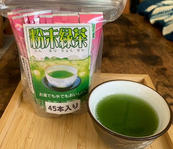 Dissolves in water or coffee, easy to carry around, mellow taste