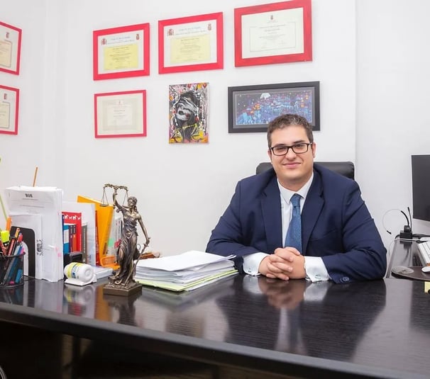 Abogado delito amenazas Cuenca