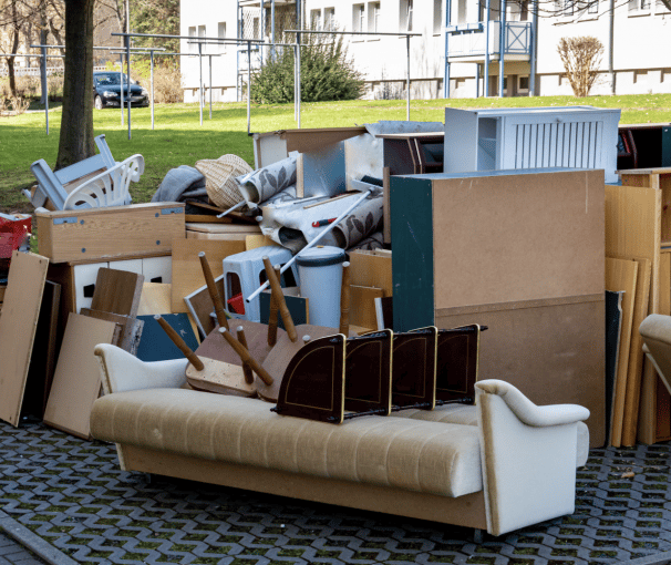 encombrants sur le trottoir