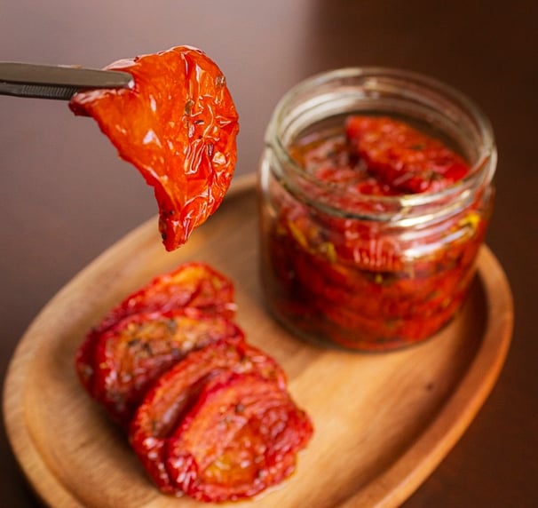 Tomates confitados de la casa