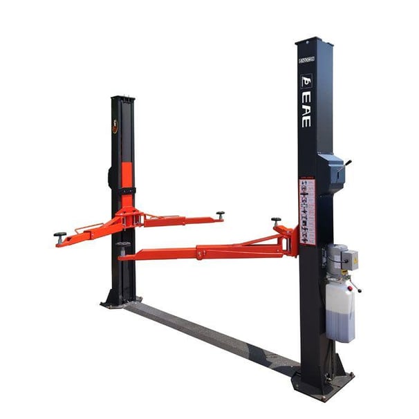 a car lifter with a hydraulic lifter