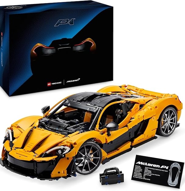 Modello LEGO McLaren P1 che riproduce fedelmente l'iconica supercar