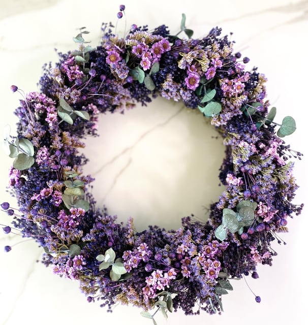 couronne de fleurs séchées