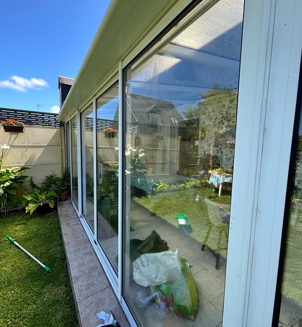 Service de nettoyage de vitres à Lisieux, garantissant une brillance parfaite et une transparence