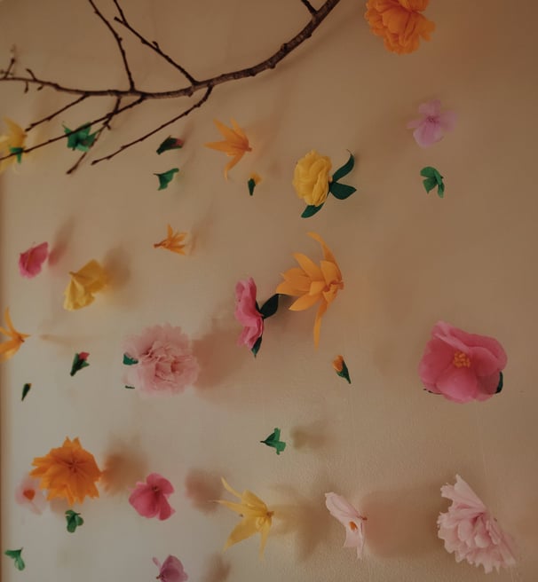 Rideau de fleurs en papier