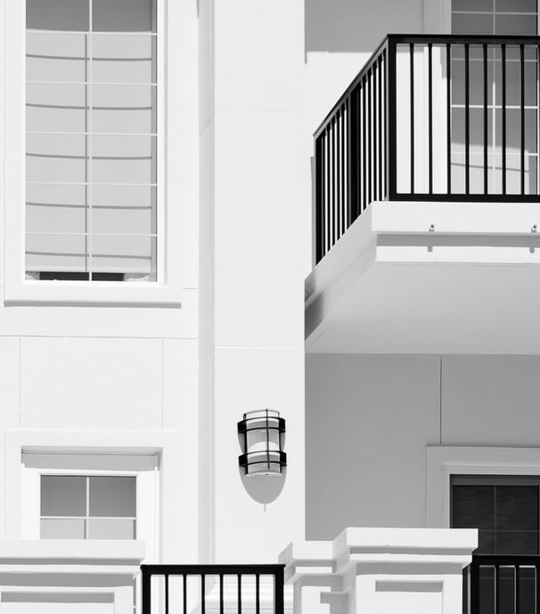 bright white building and windows on 5th avenue naples florida