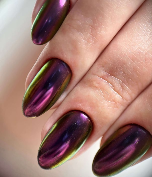 holographic nails