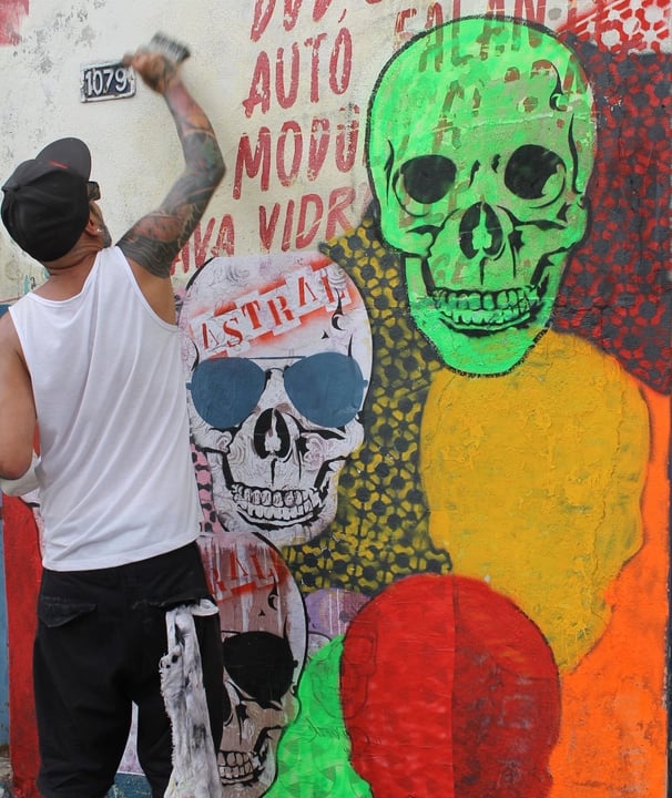Caveiras e Arte de Rua: A Estética da Cavérik
