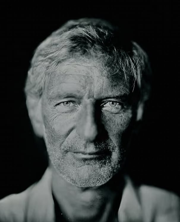 Wolfram Otlinghaus, Inhaber der Bodenseefoto-Galerie, im Galeriebüro