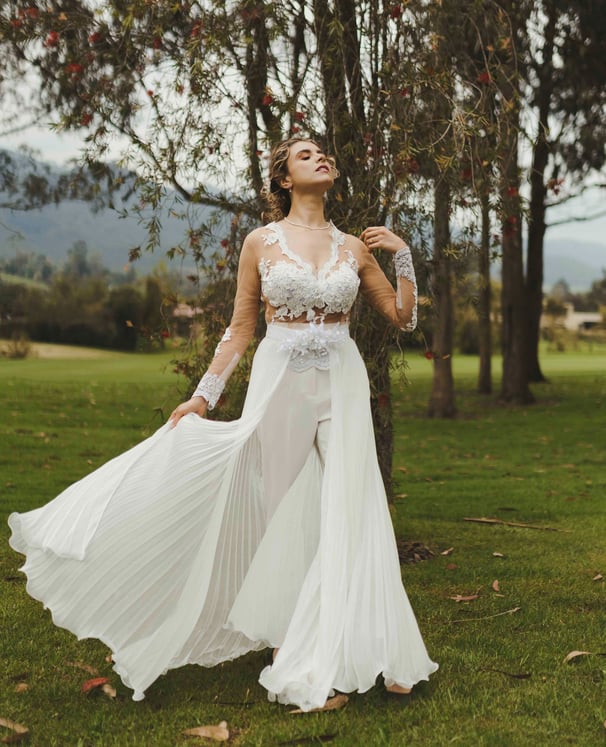 Mujer en vestido de bodas