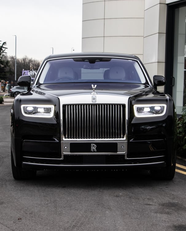 Rolls Royce To Hire Chauffeur Service | Smart City Prestige | Airport Transfers