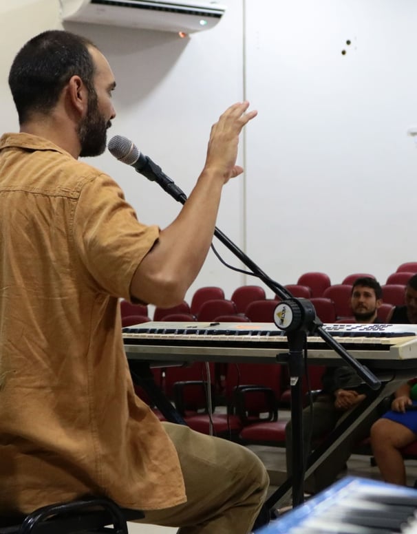 Lenin Correa, bacharel em teclas pela Universidade de Santa Maria (RS)