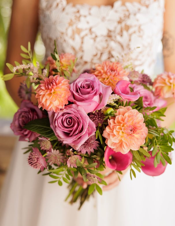 bouquet de mariée coloré fleurs de saison