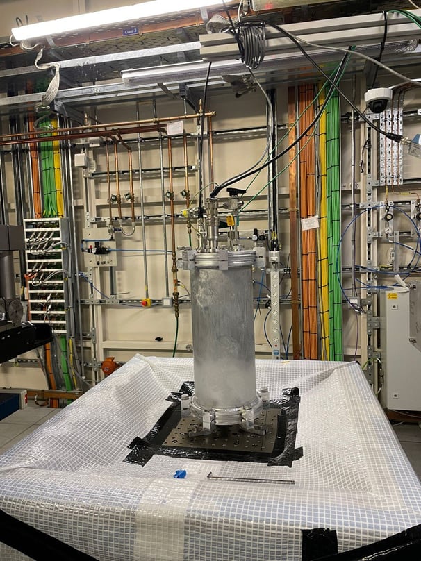 Battery failure enclosure at Diamond Light Source Beamline