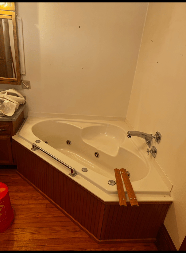 Madison WI Jacuzzi tub Removal | EZ Remodeling