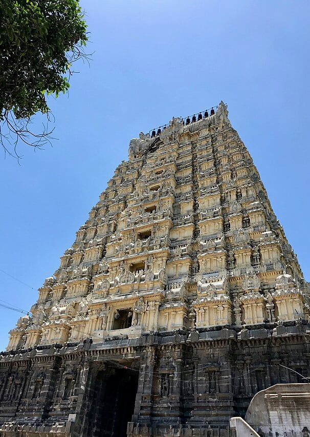 Ekambareswarar Temple gopuram in Kanchipuram – South India tour package