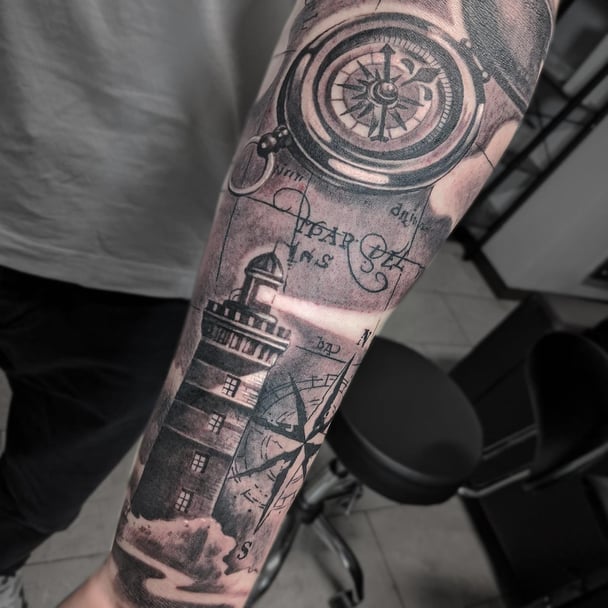 tatuaje realista negro y gris