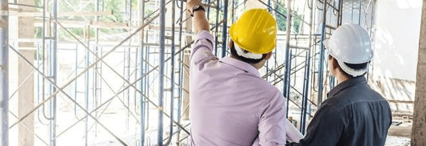 deux personne sur un chantier