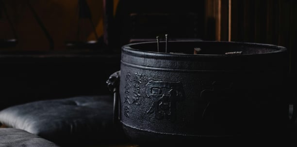 Hands-on support with purchasing antiques from Japan