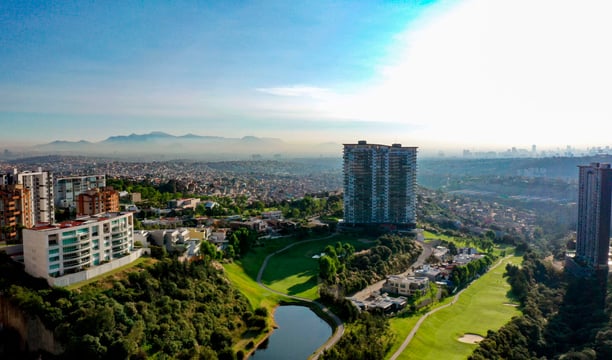 Bosque Real imagen aérea del campo de golf y proyectos residdenciales