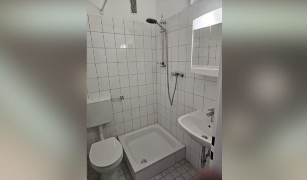 Klassische Badrenovierung in zeitloser Weißoptik