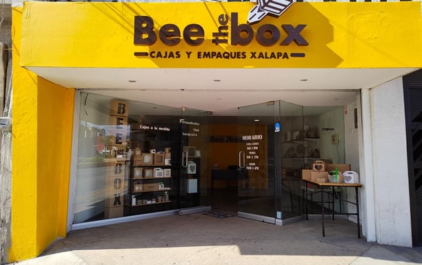Fachada Bee the box
