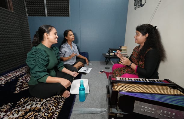 Singing classes in dwarka