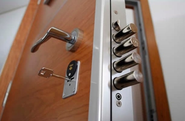 Mudança de fechadura Cisa, Mudança de fechadura dierre e abertura de porta