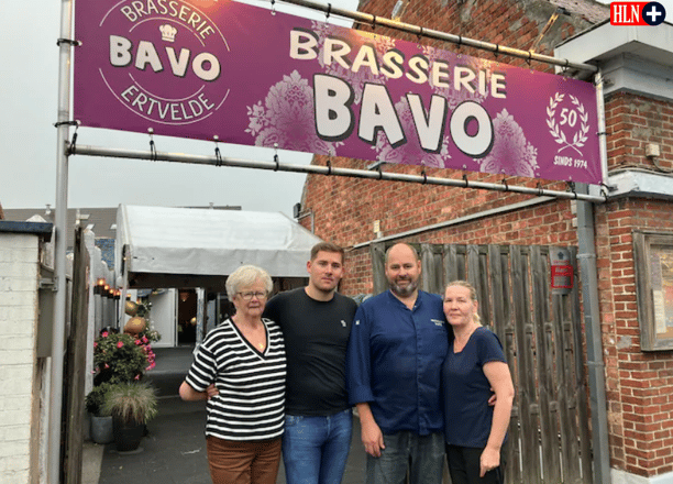 Het team van Brasserie Bavo viert haar 50 jarig bestaan