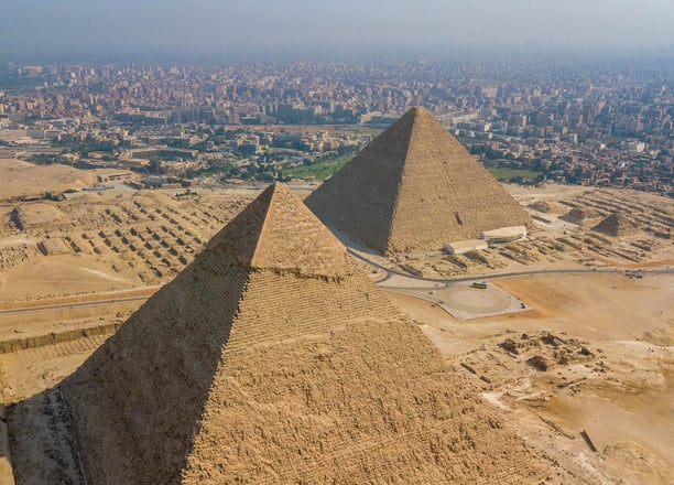 Pyramides de Gizeh vue du haut