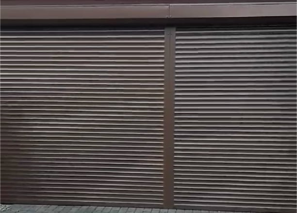 Rudos apsauginės žaliuzės nuo vėjo
