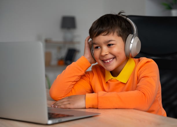 Curso de inglês online para crianças — Metropolis Idiomas, aprendizado divertido e interativo.