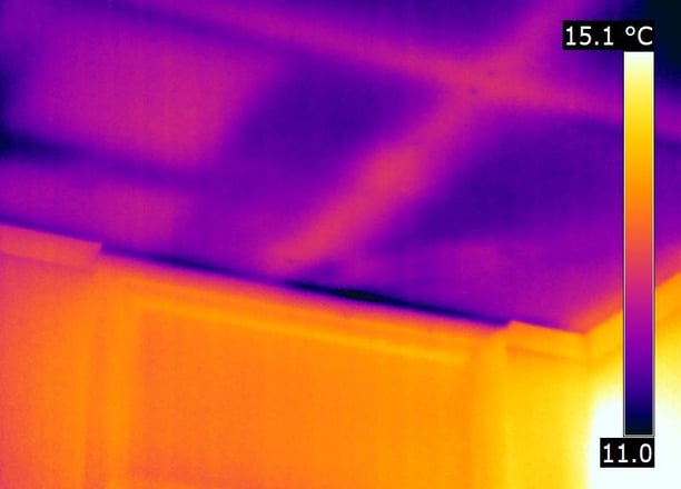 a thermal image of a ceiling in a room