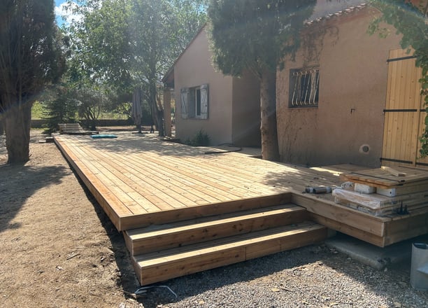 Création d'une terrasse bois sur mesure
