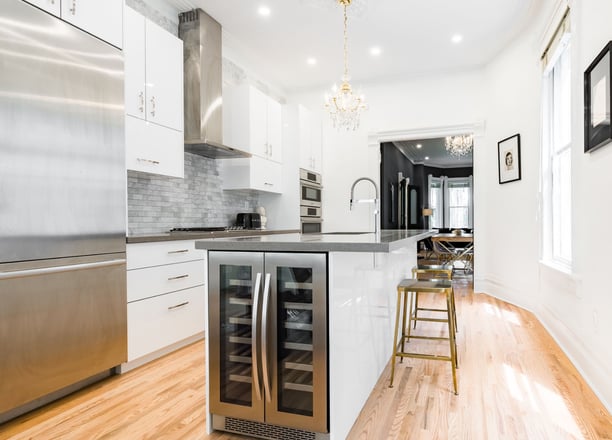 custom white kitchen remodel in Toronto By Home Reno Pro