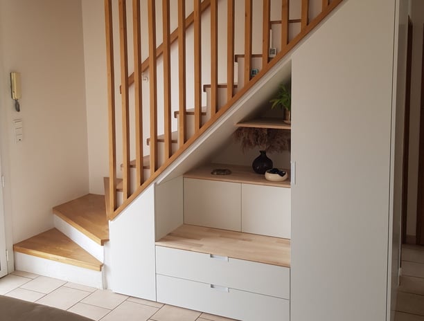 Agencement sous escalier sur mesure