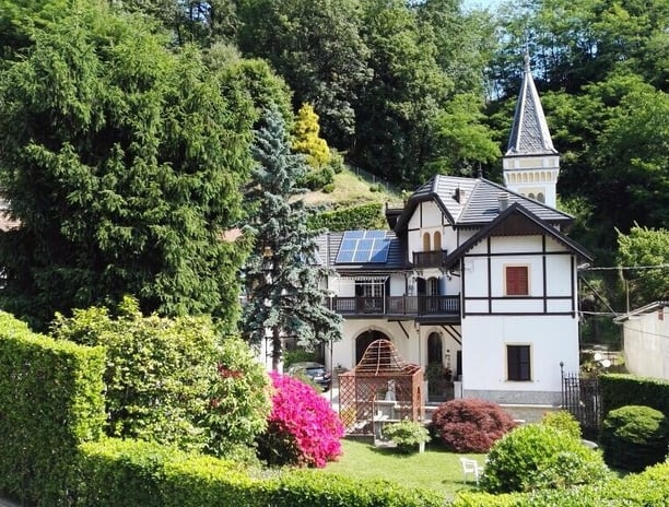 aerial view of the villa ombrosa with flowers and garden