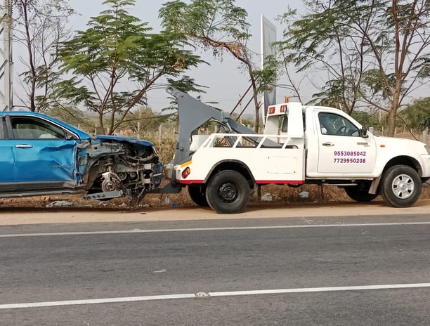 emergency towing service in hyderabad