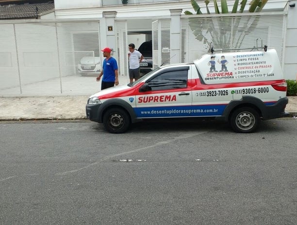 carro da suprema desentupidora