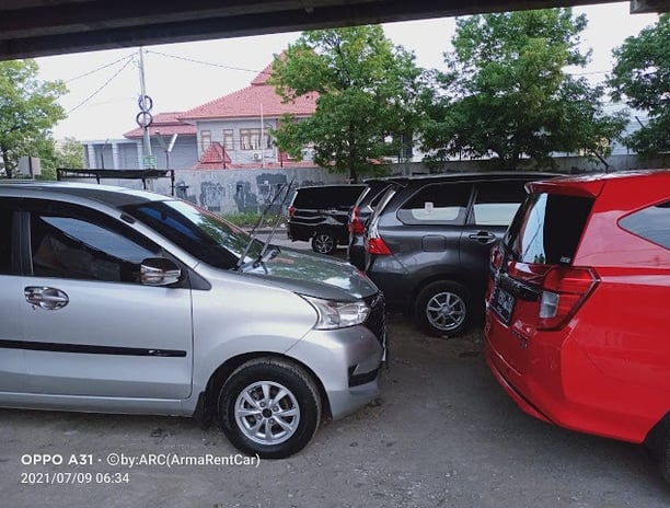 CV Arc Trans Transport adalah penyedia jasa rental mobil terpercaya di Cirebon, menawarkan layanan s