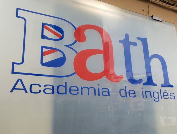 Fachada de la Academia