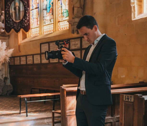 Le vidéaste Victor LEPECQUET qui filme une vidéo de mariage en Normandie