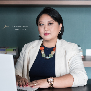 Julliana Magário Advogada
