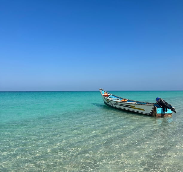 Socotra island tour Shoab beach boat