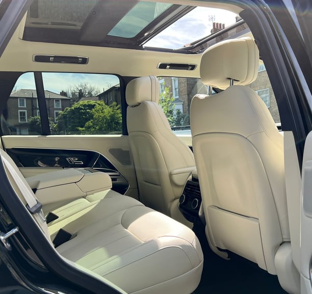 Range Rover To Hire Chauffeur Service | Smart City Prestige | Airport Transfers