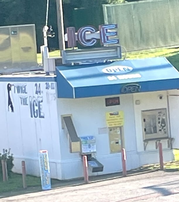 a small ice vending located in Montgomery, Tx