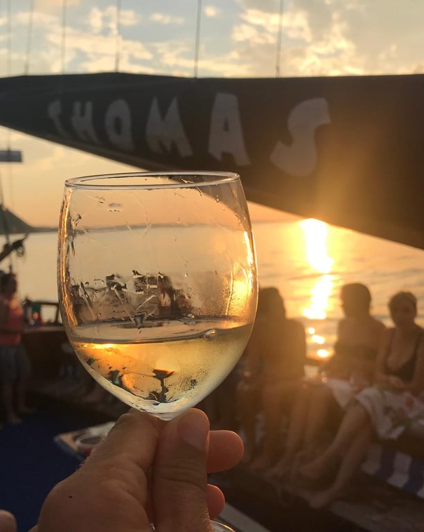 Aperitivo in barca, Cutter Falco, aperitivo al tramonto