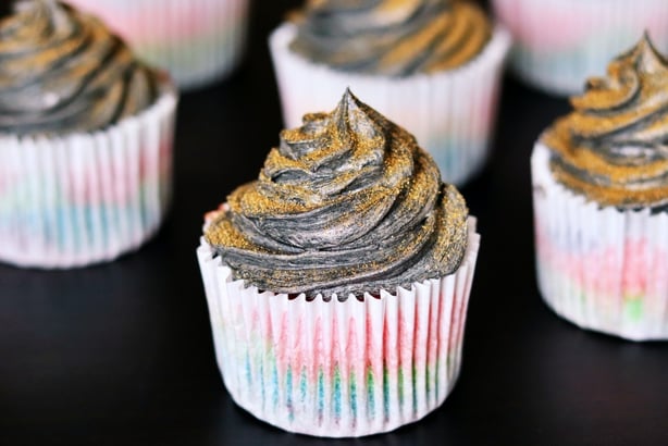 PRIDE Rainbow Cupcakes