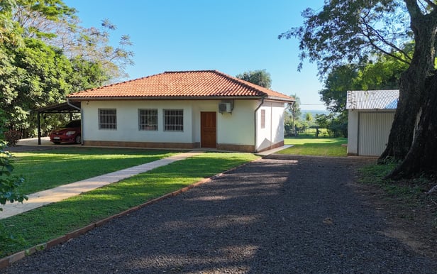 Anwesen mit Haus, Technik & Fahrzeug – 4,3 Hektar bei Melgarejo, Colonia Independencia, Paraguay