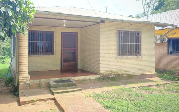 Möbliertes Wohnhaus mit Garten in Colonia Independencia, Paraguay
